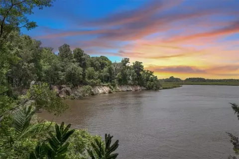 1113 Old River Rd, Darien, GA 31305