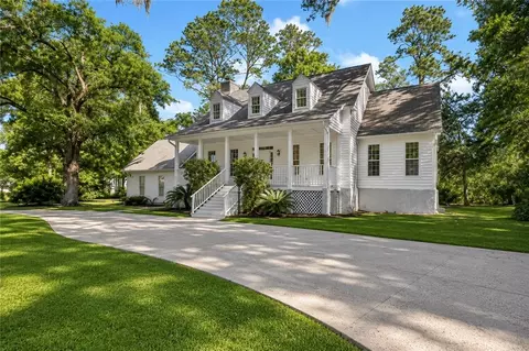 222 Five Pounds Rd, Saint Simons Island, GA 31522