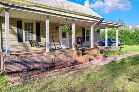 2158 Cherokee St, Waycross, GA 31503