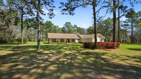 207 S Forest Dr, Jesup, GA 31545