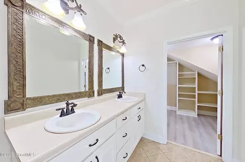 Bath - 3952 Golfview Dr, Blackshear, GA 31516 photo 2 of 12
