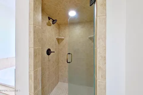 Bath - 3952 Golfview Dr, Blackshear, GA 31516 photo 5 of 12