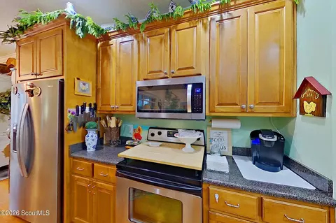 Kitchen - 3952 Golfview Dr, Blackshear, GA 31516 photo 8 of 8
