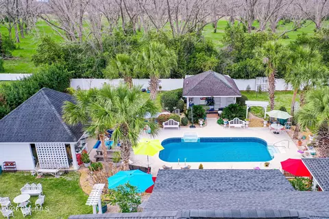 Exterior - 3952 Golfview Dr, Blackshear, GA 31516 photo 3 of 12