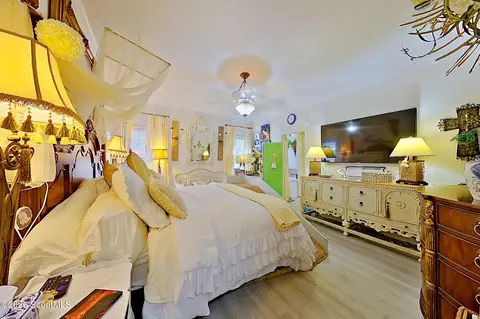 Bedroom - 3952 Golfview Dr, Blackshear, GA 31516 photo 4 of 8