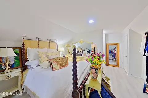 Bedroom - 3952 Golfview Dr, Blackshear, GA 31516 photo 8 of 8