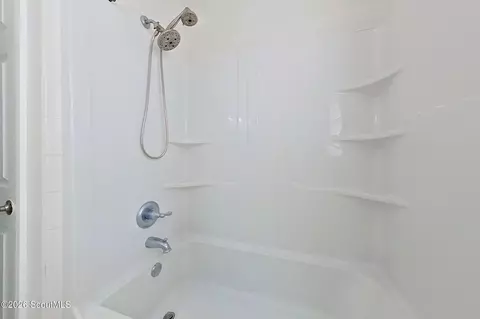 Bath - 3952 Golfview Dr, Blackshear, GA 31516 photo 7 of 12