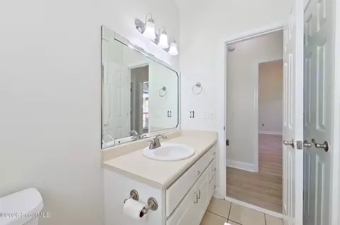 Bath - 3952 Golfview Dr, Blackshear, GA 31516 photo 6 of 12