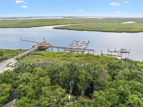 1104 Plantation Point Dr, Saint Simons Island, GA 31522
