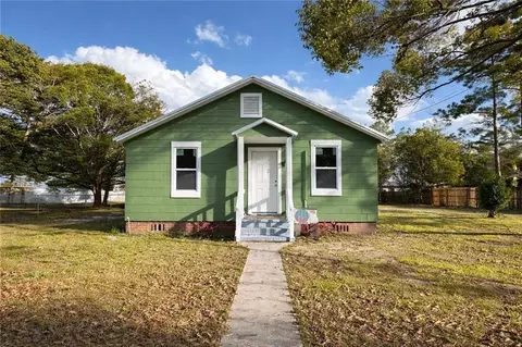241 S Elm Ln, Jesup, GA 31545