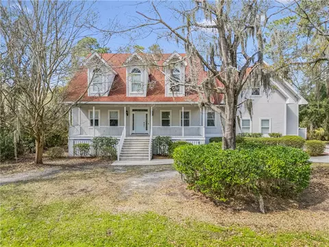 133 Harbor Pointe Dr, Brunswick, GA 31523