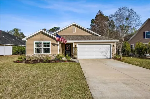 229 Edgewater Dr, Saint Marys, GA 31558