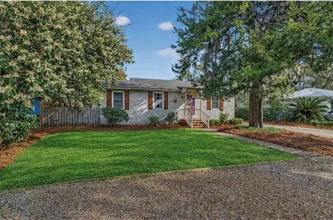 7 Stewart Ave, Saint Simons Island, GA 31522