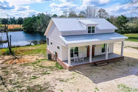 1002 Azalea Dr, Hoboken, GA 31542
