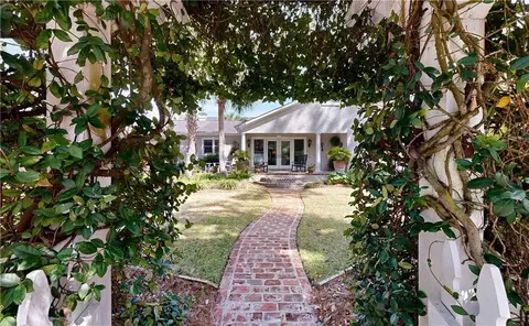 231 Magnolia Ave, Saint Simons Island, GA 31522