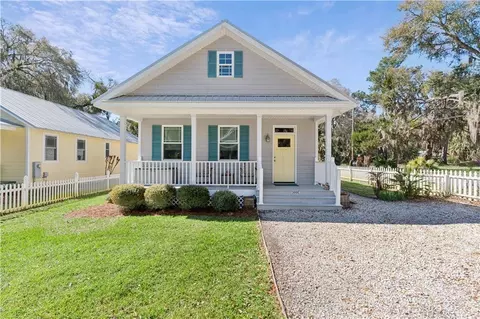 300 Second St E #E, Darien, GA 31305