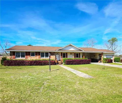 2505 Winchester Rd, Waycross, GA 31501