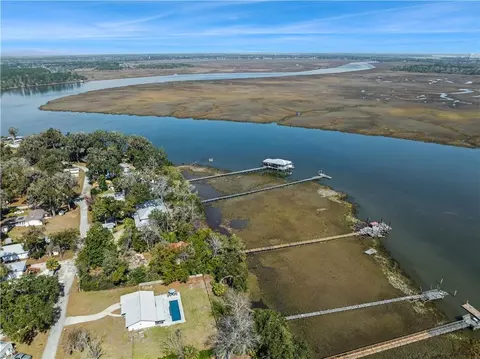 673 Hickory Bluff Dr, Waverly, GA 31565