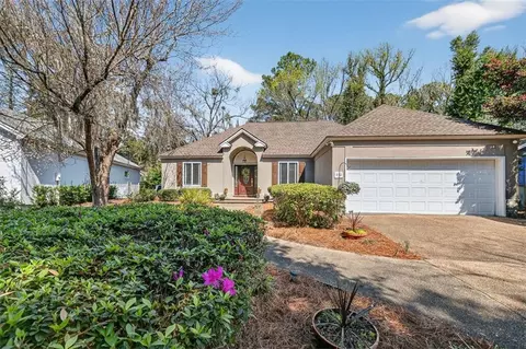 214 W Davis Cup Ct, Saint Simons Island, GA 31522