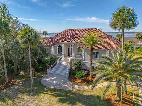 144 Riverwalk Dr, Brunswick, GA 31523