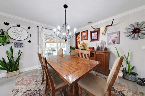 Dining - 150 Pittman St, Blackshear, GA 31516 photo 1 of 1