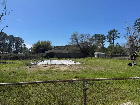 555 Kell Rd, Brunswick, GA 31525