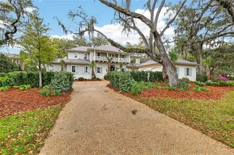 2 Birdie Way, Saint Simons Island, GA 31522