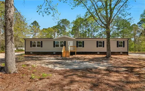 24 Virginia Rd, Hinesville, GA 31313