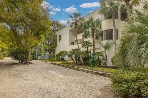 548 Oglethorpe Ave #11, Saint Simons Island, GA 31522