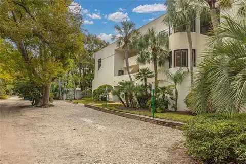 548 Oglethorpe Ave #11, Saint Simons Island, GA 31522