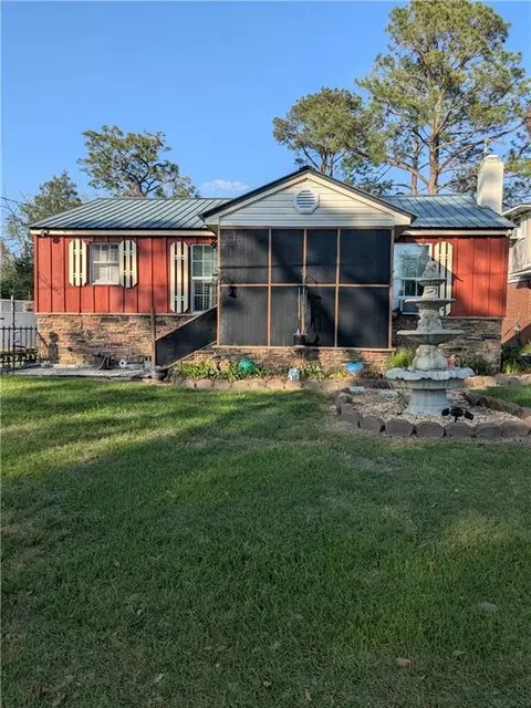 222 Linden Dr, Waycross, GA 31501