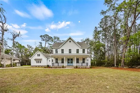 108 Harbor Pointe Dr, Brunswick, GA 31523