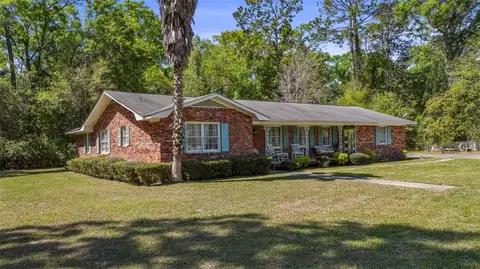 639 S Wayne St, Jesup, GA 31546