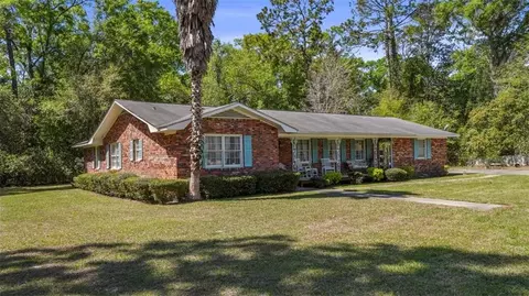 639 S Wayne St, Jesup, GA 31546