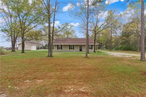 Exterior - 46 Christopher Cir, Nahunta, GA 31553 photo 2 of 5