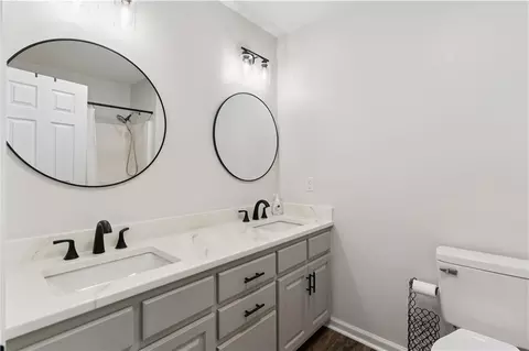Bath - 46 Christopher Cir, Nahunta, GA 31553 photo 1 of 2