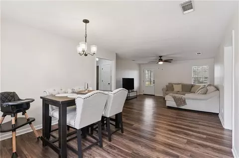 Dining - 46 Christopher Cir, Nahunta, GA 31553 photo 1 of 3