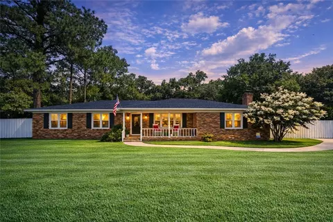 2026 Ellis Ln, Blackshear, GA 31516