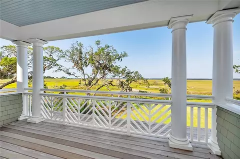 Exterior - 144 Point Ln, Saint Simons Island, GA 31522 photo 4 of 33