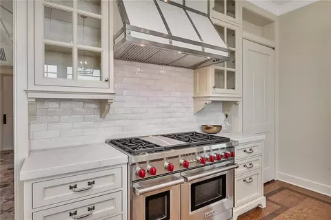 Kitchen - 144 Point Ln, Saint Simons Island, GA 31522 photo 2 of 3
