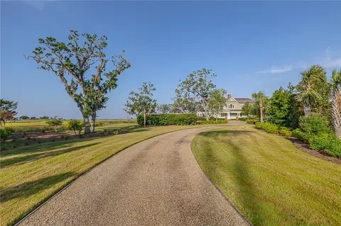 Exterior - 144 Point Ln, Saint Simons Island, GA 31522 photo 11 of 33