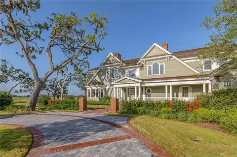 Exterior - 144 Point Ln, Saint Simons Island, GA 31522 photo 14 of 33