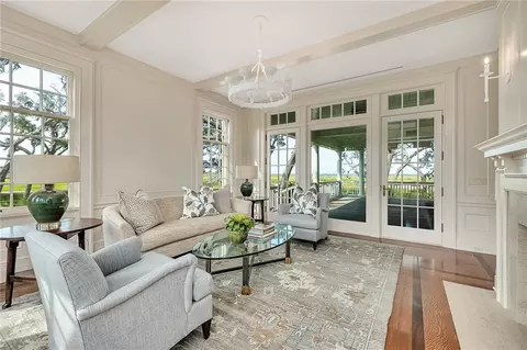 Living - 144 Point Ln, Saint Simons Island, GA 31522 photo 4 of 8