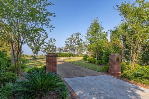Exterior - 144 Point Ln, Saint Simons Island, GA 31522 photo 13 of 33