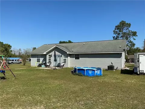Exterior - 4078 Meadow Cir, Blackshear, GA 31516 photo 3 of 4
