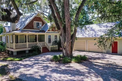 104 Youngwood Dr, Saint Simons Island, GA 31522