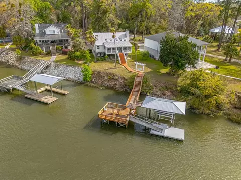 1034 NE Heron Pl, Townsend, GA 31331