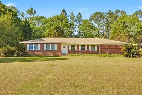 803 E Barnard St, Glennville, GA 30427