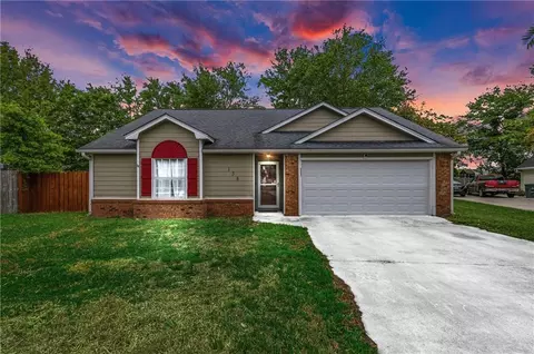 138 Lake Ashley Dr, Kingsland, GA 31548