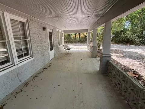 Exterior - 940 Gordon St, Blackshear, GA 31516 photo 7 of 8
